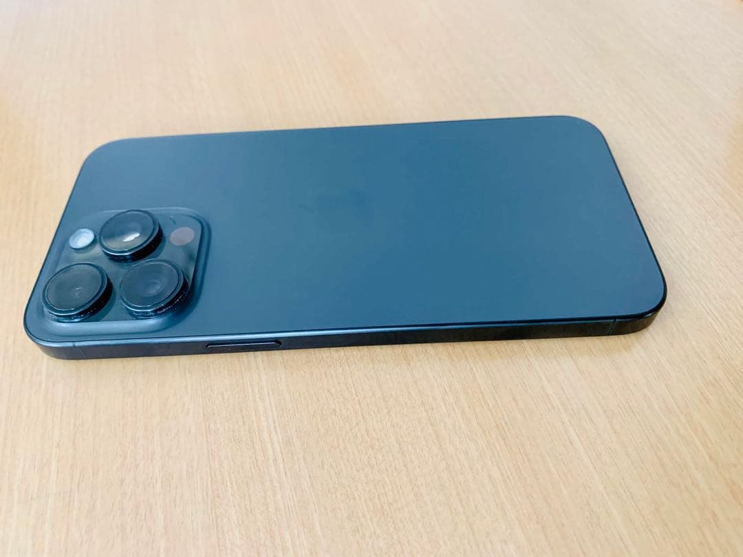 iPhone15ProMAX 256GB ブラックチタニウム美品 SIMフリー