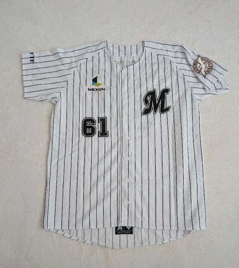 本物 61ユニフォーム サイン入り千葉ロッテマリーンズ　角中勝也選手ユニフォーム