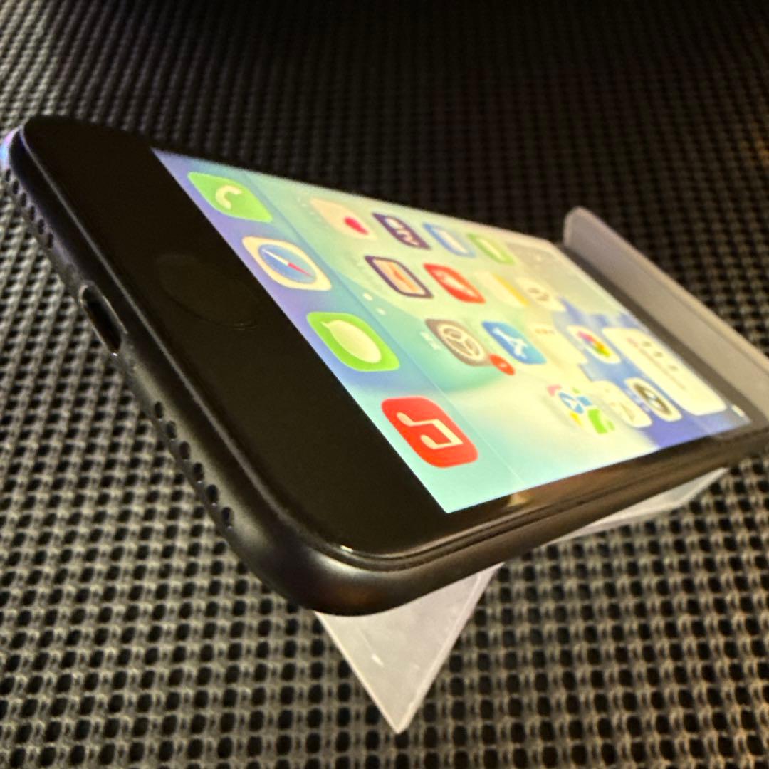 iPhoneSE 第2世代 ブラック 128GB SIMフリー バッテリー交換済