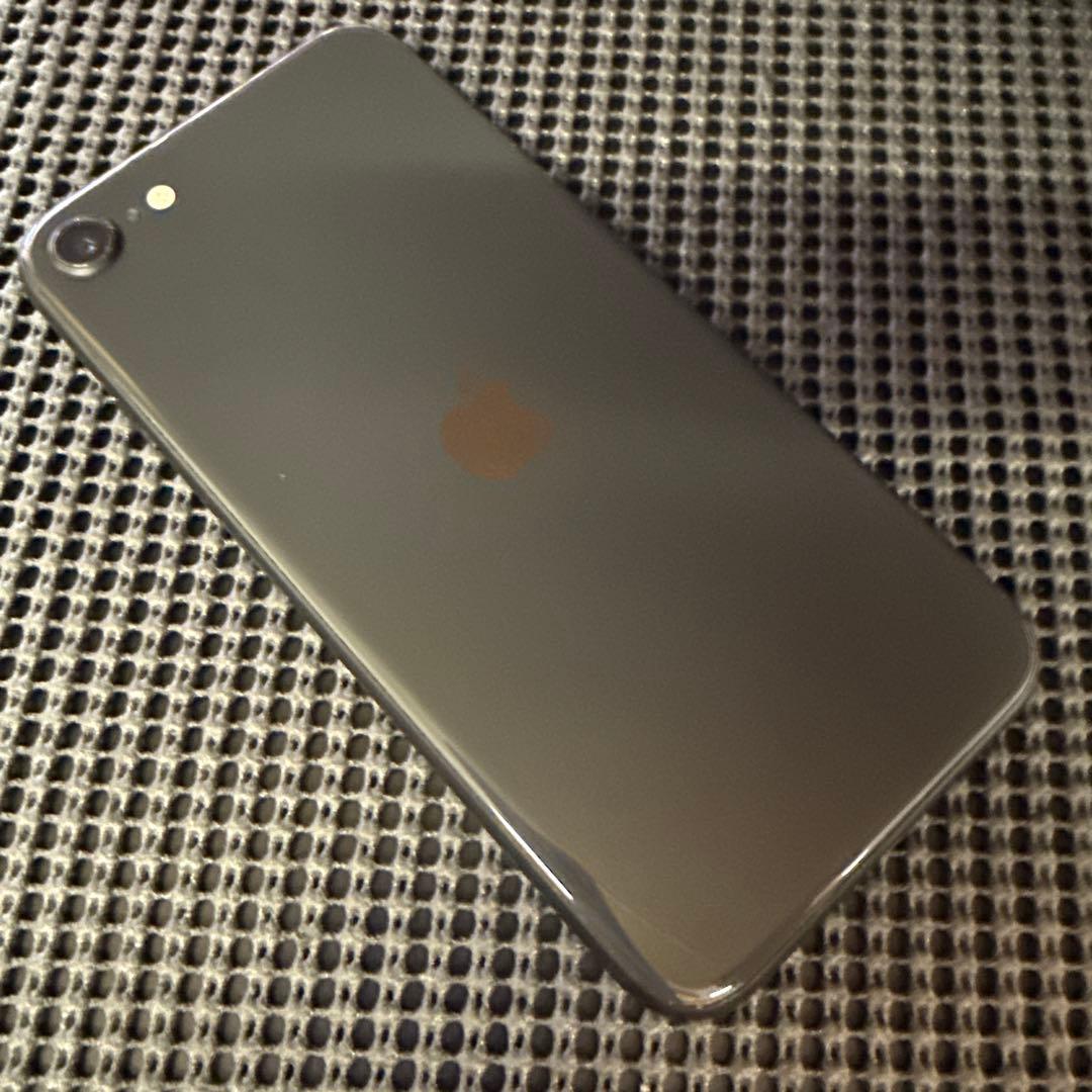 iPhoneSE 第2世代 ブラック 128GB SIMフリー バッテリー交換済