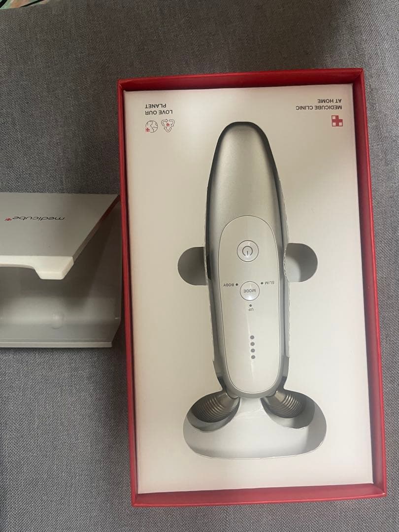 メディキューブ　美顔器　AGE-R DERMA EMS SHOT