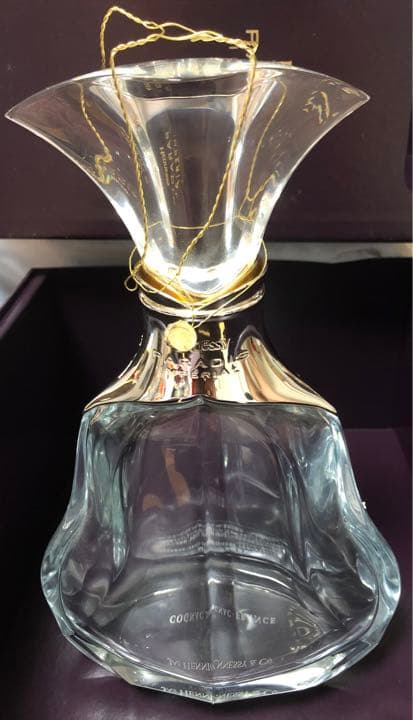 ヘネシー パラディ アンペリアル 700ml 空瓶、箱付き