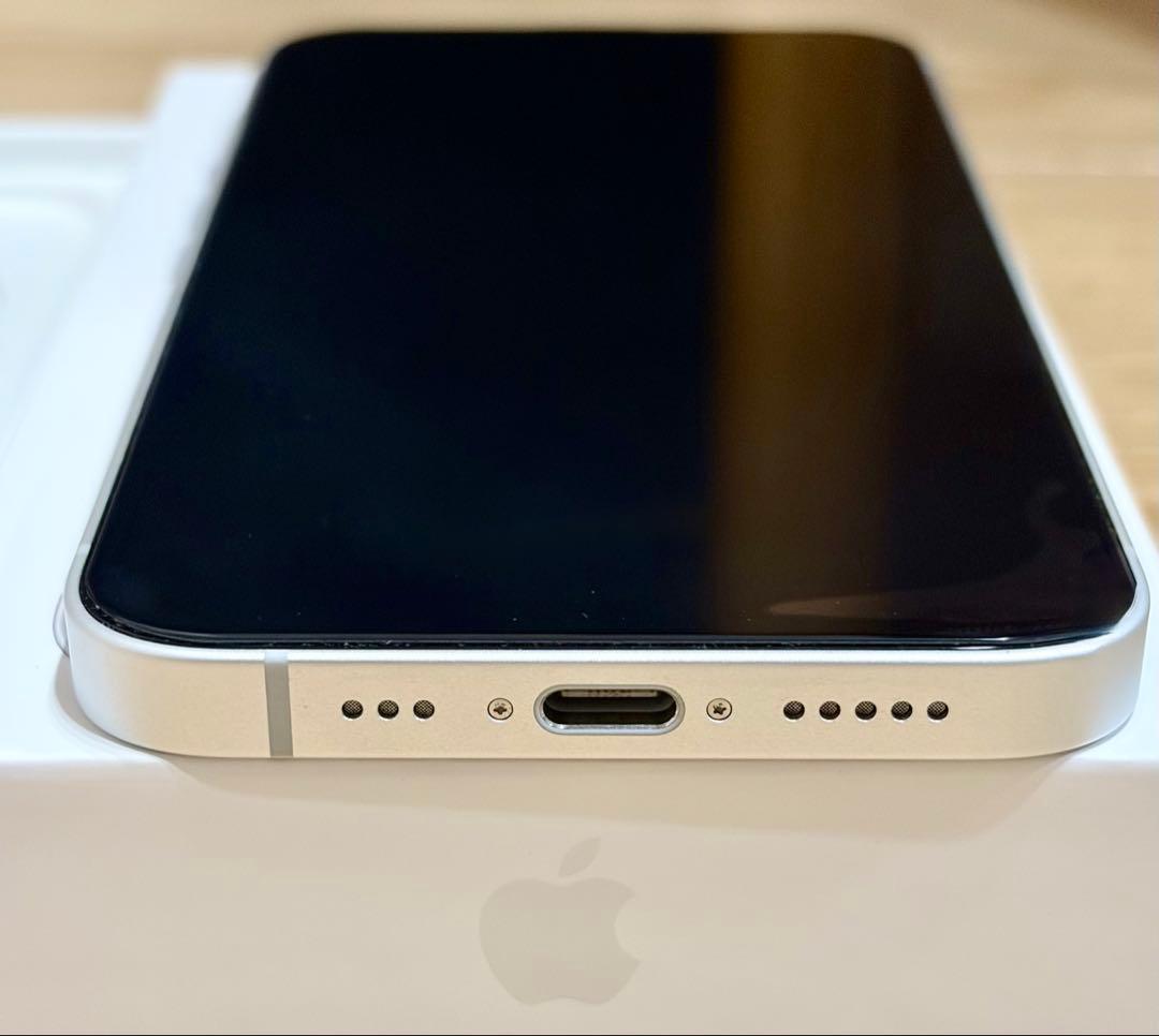 iPhone16e 128G ホワイト SIMフリー 傷なし 美品