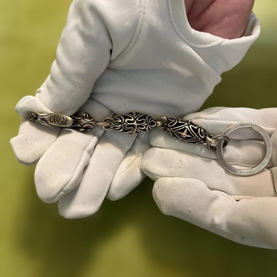 シルバーのキーチェーン