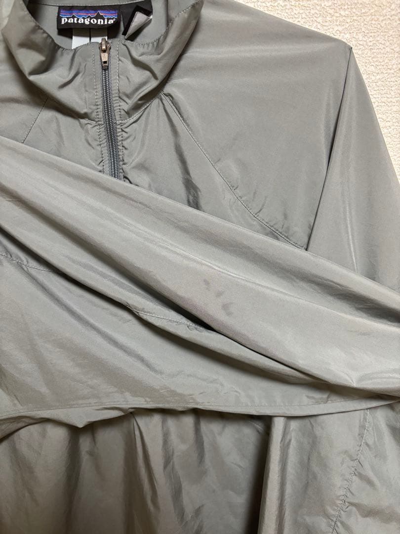 パタゴニア　ヘリウム