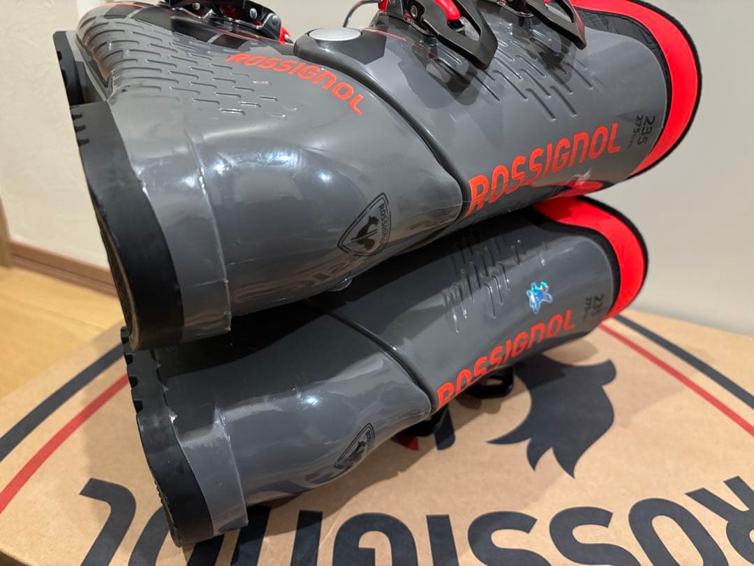 ロシニョール スキーブーツ HERO J4 ジュニア23.5cm