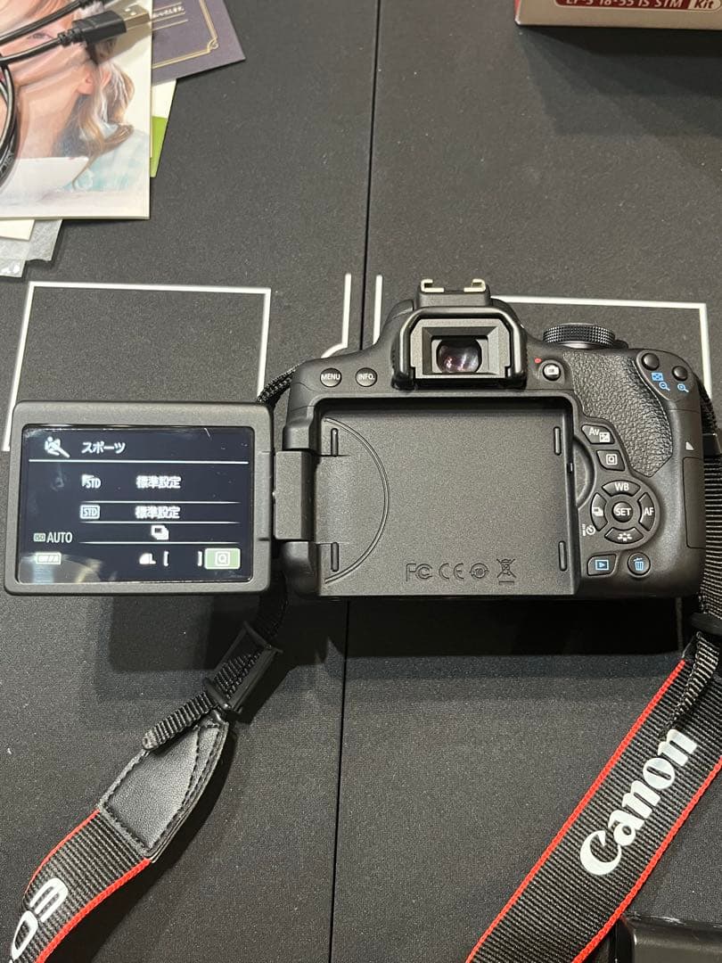Canon EOS kiss x8i デジタル一眼レフ