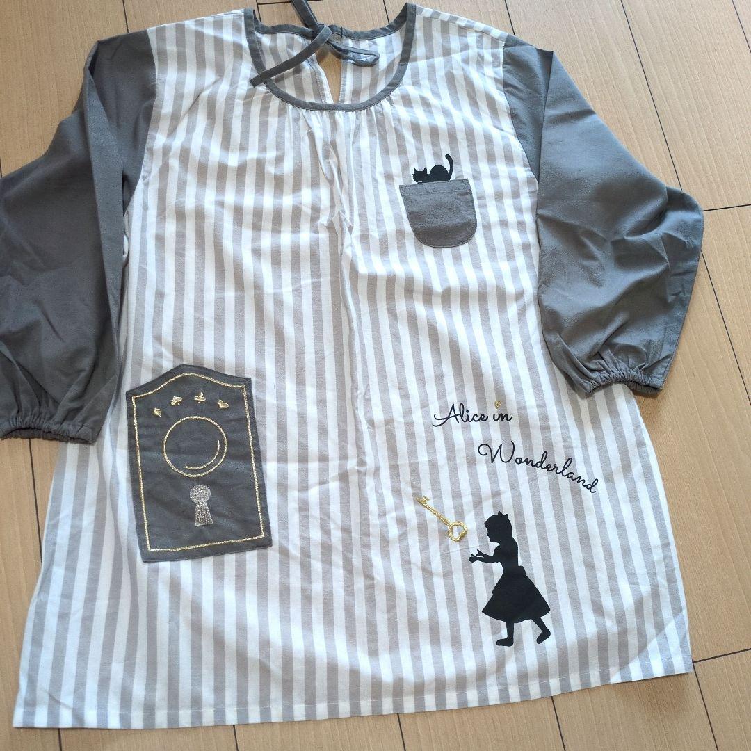 保育エプロン　ドーナツ柄エプロン チョコレートドーナツ刺繍付き