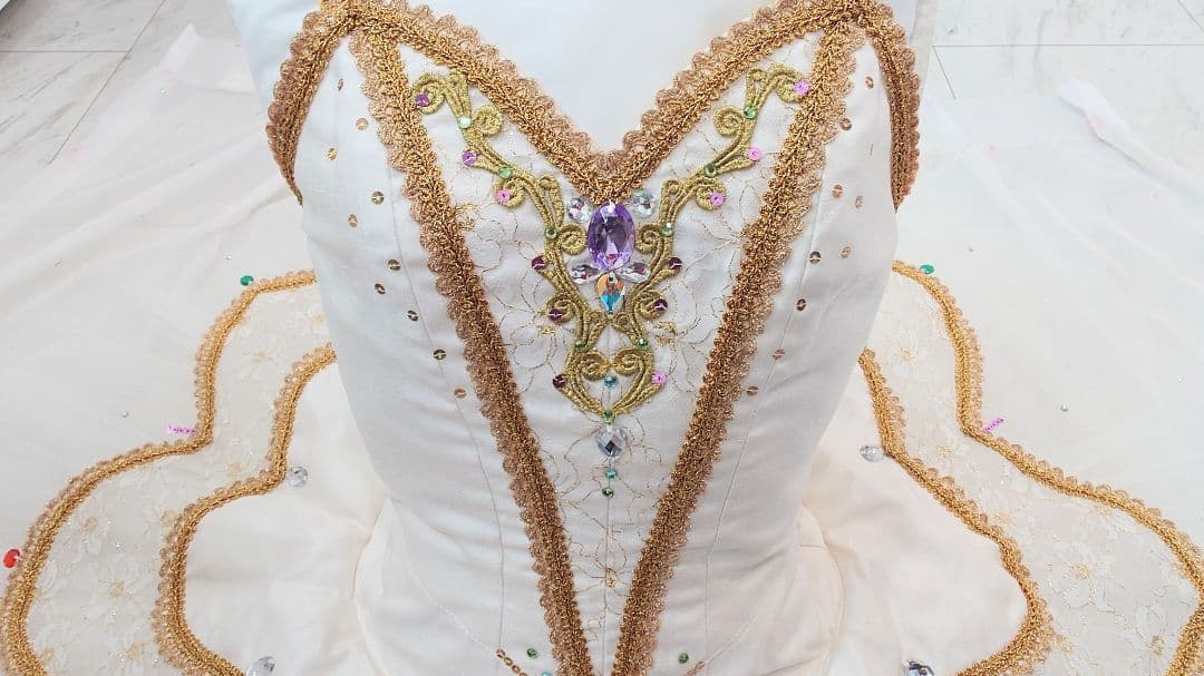 【オーロラ姫、ライモンダ、森の女王】 チャコットバレエ衣裳 美品・新品同様 ６号