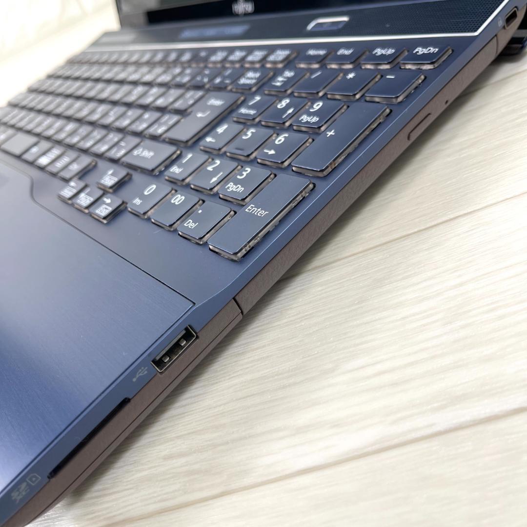 富士通 第8世代 i7 新品SSD1T＋HDD1T メモリ16G ノートパソコン