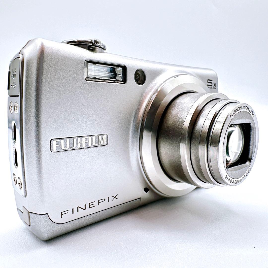 良品 富士フィルム FinePix F100fd コンデジ 純正バッテリー2個付