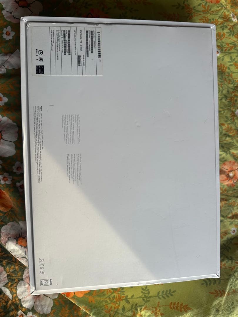 MacBook Pro 13インチTouch Bar2018年電源入らず部品取り