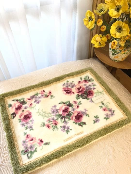 確認用　ローラアシュレイ　トイレタリー　バスマット