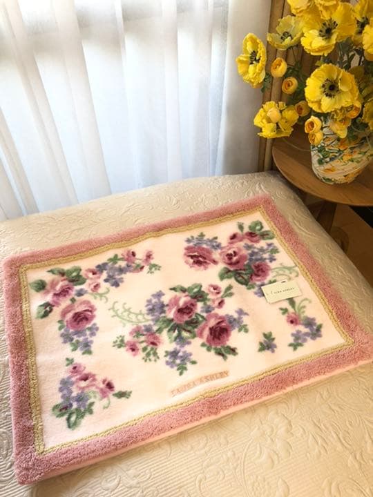 確認用　ローラアシュレイ　トイレタリー　バスマット