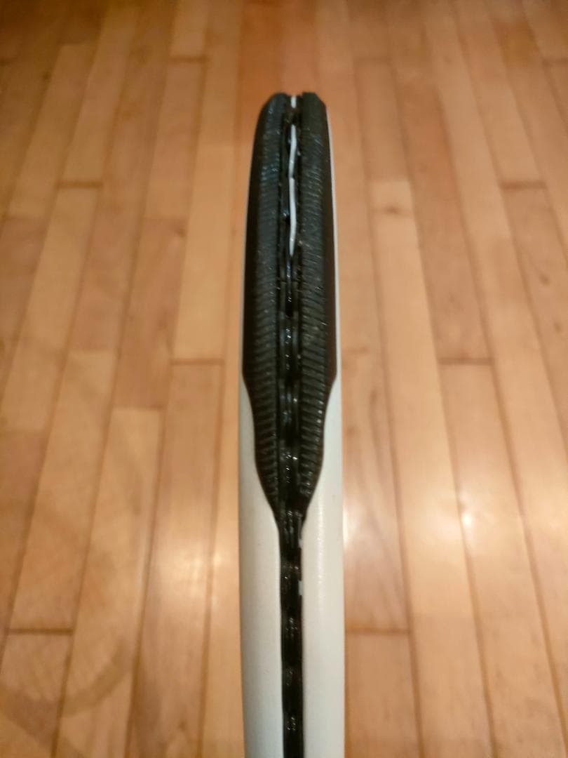 ガット張りたて ピュアストライク100 16✕20ガット2800円工賃2200円