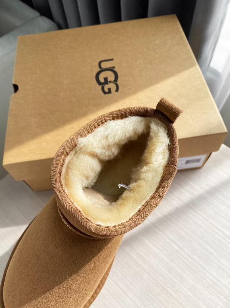 セール！UGG ベージュ ショートブーツ