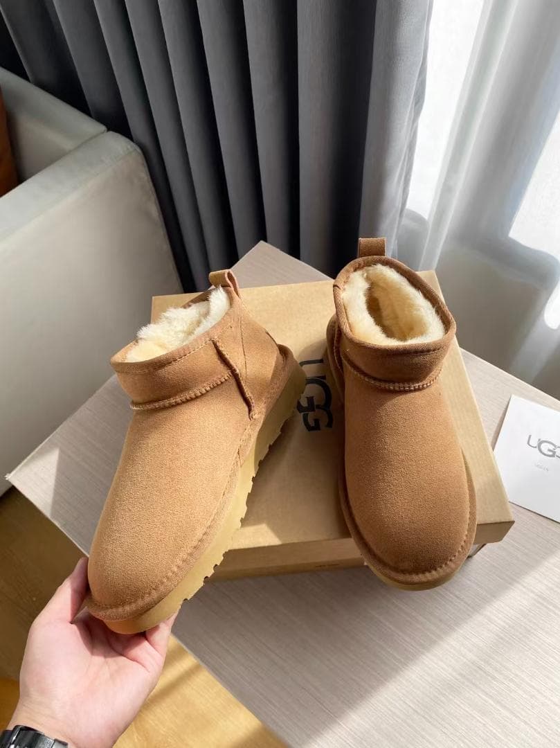 セール！UGG ベージュ ショートブーツ