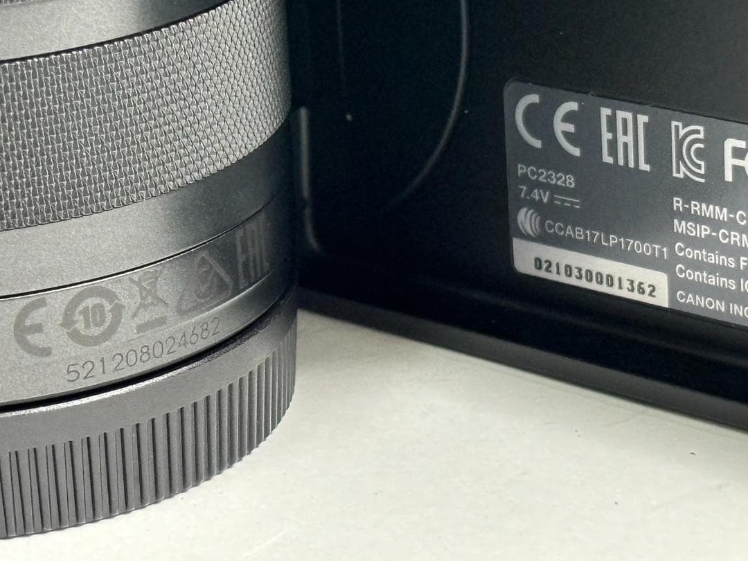 ■ショット1000回以下■美品■ Canon EOS Kiss M ブラック