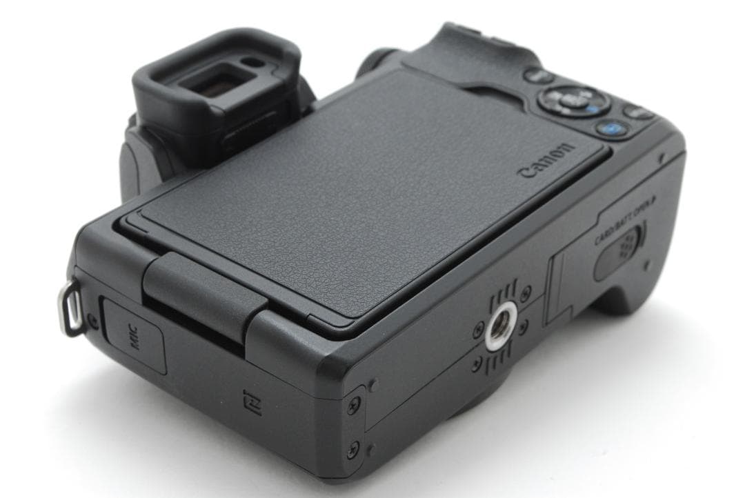■ショット1000回以下■美品■ Canon EOS Kiss M ブラック