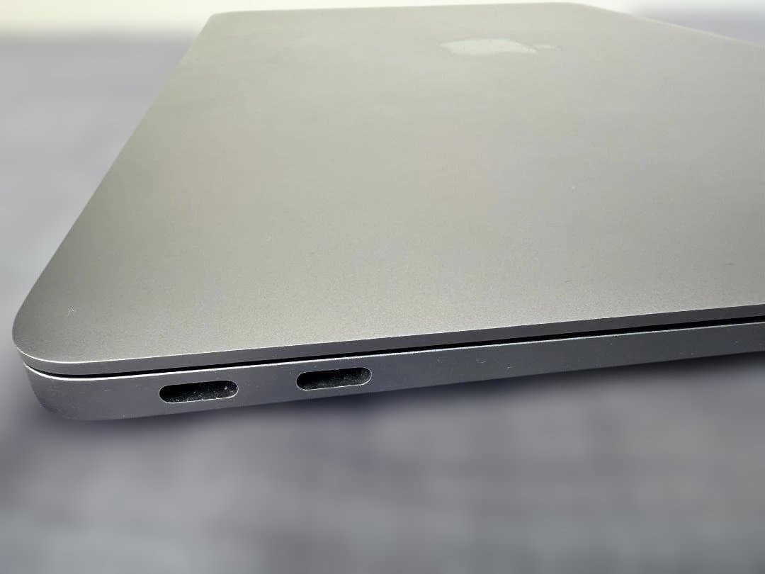 MacBook Air (M1, 2020) スペースグレイ