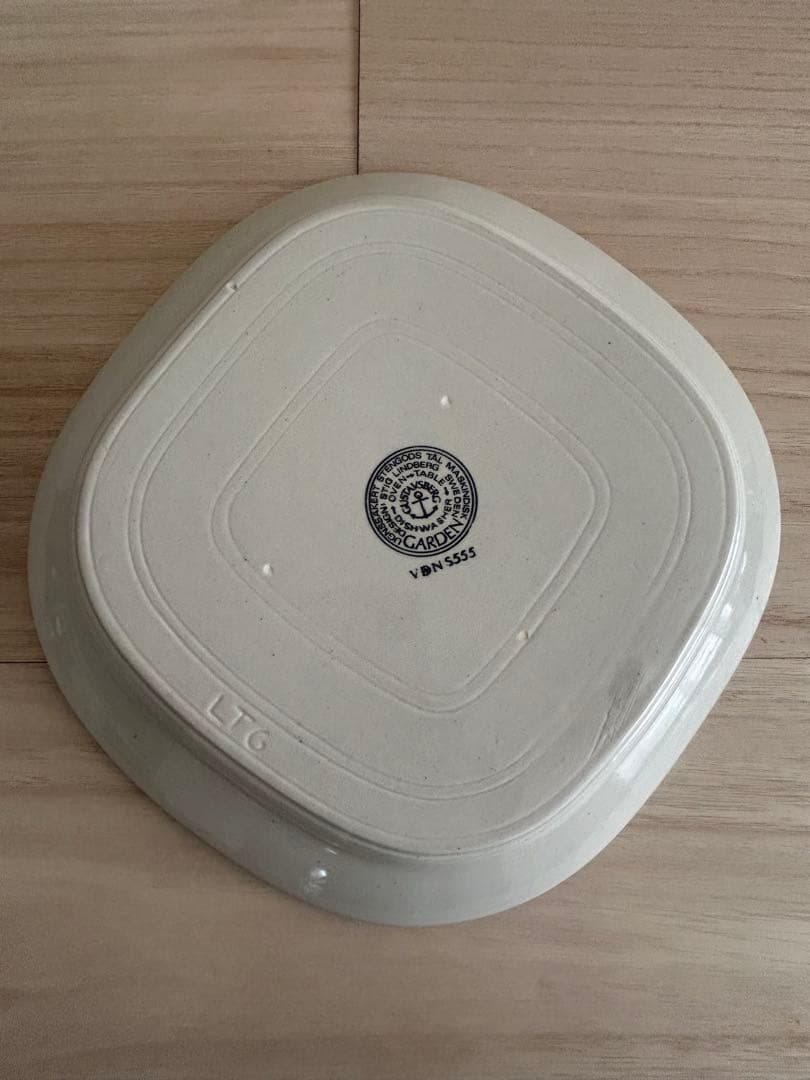 グスタフスベリ　GARDEN スクエア大皿 ディープサービングボウル