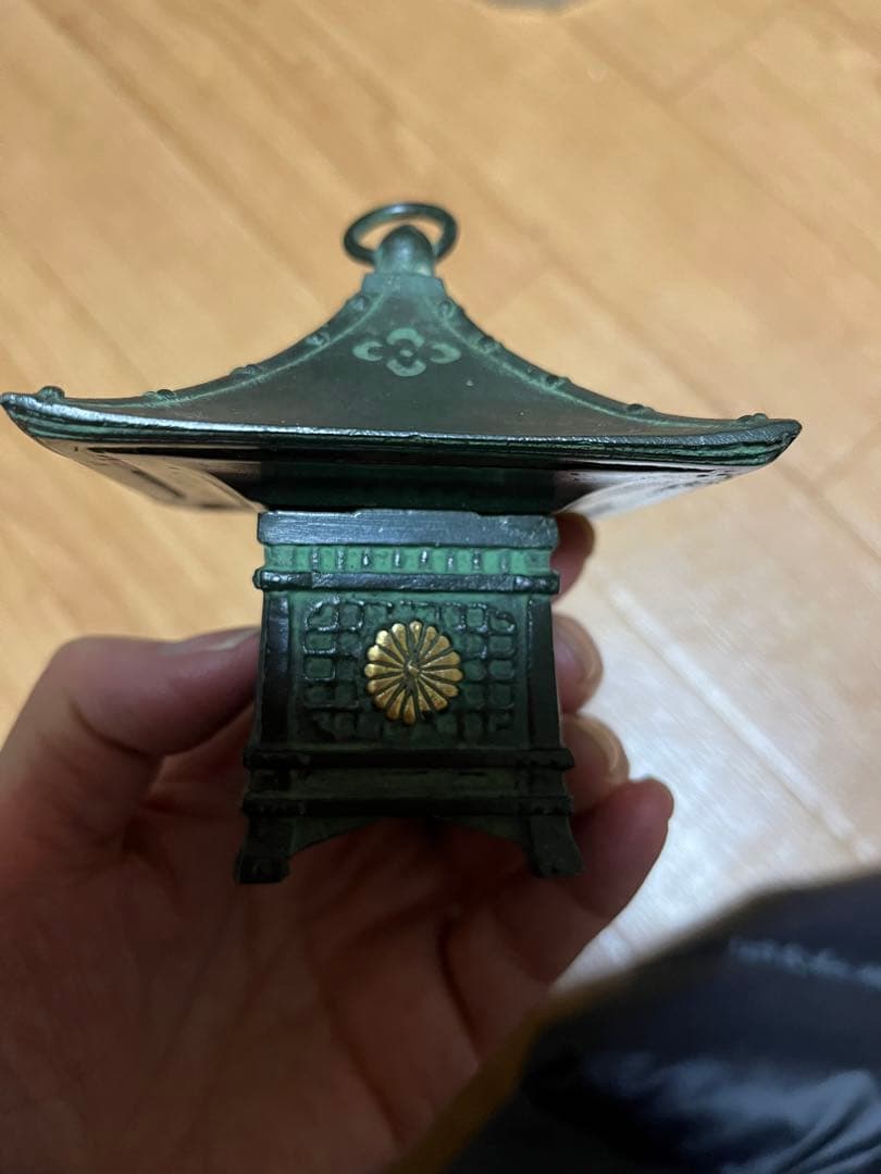 希少和風インテリアミニオブジェ　アンティークオブジェ　菊御紋入り靖國神社饗膳記念