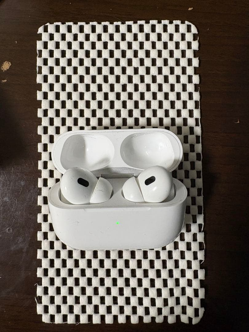 AirPods Pro第2世代　TYPE-C 本体 ホワイト 充電ケース付き
