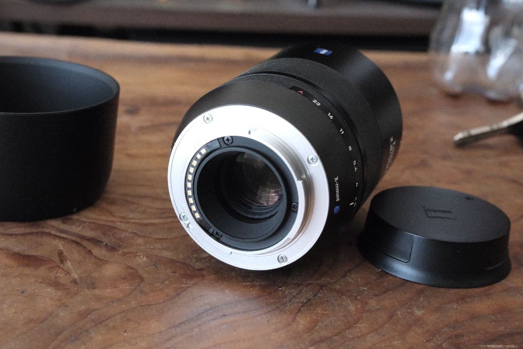 ★マクロ Zeiss Touit 2.8/50M 単焦点レンズ（Xマウント）