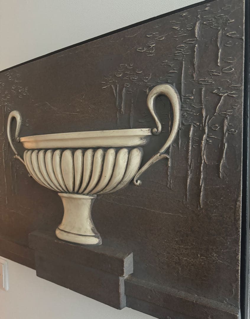 大型 浮彫りデザインの壁掛け装飾品