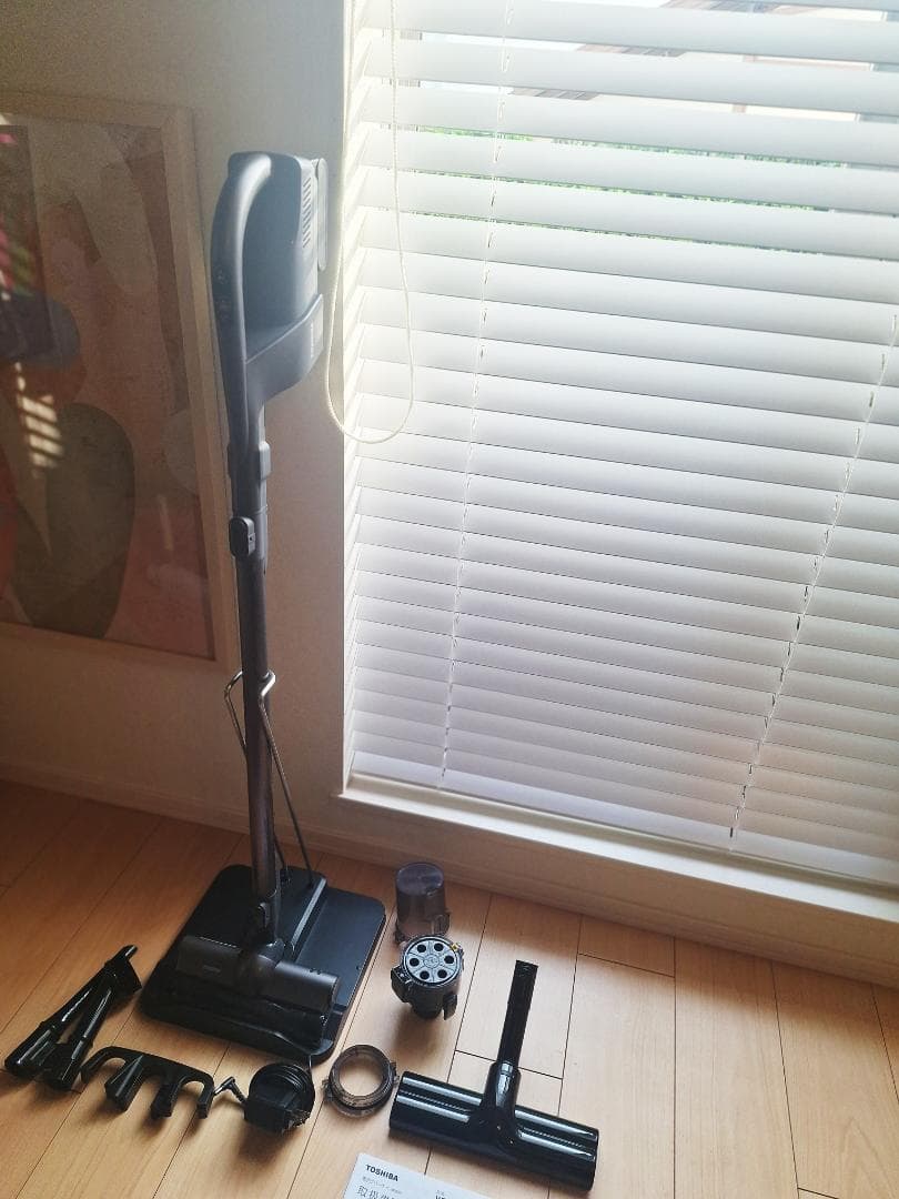 美品✨ 東芝 TOSHIBA コードレスクリーナー VC-CLX72-H