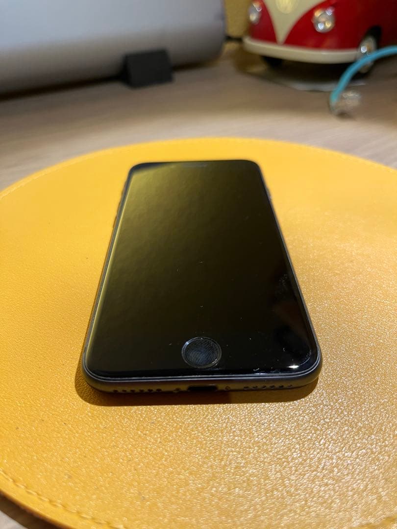 iPhone 8 64GB本体