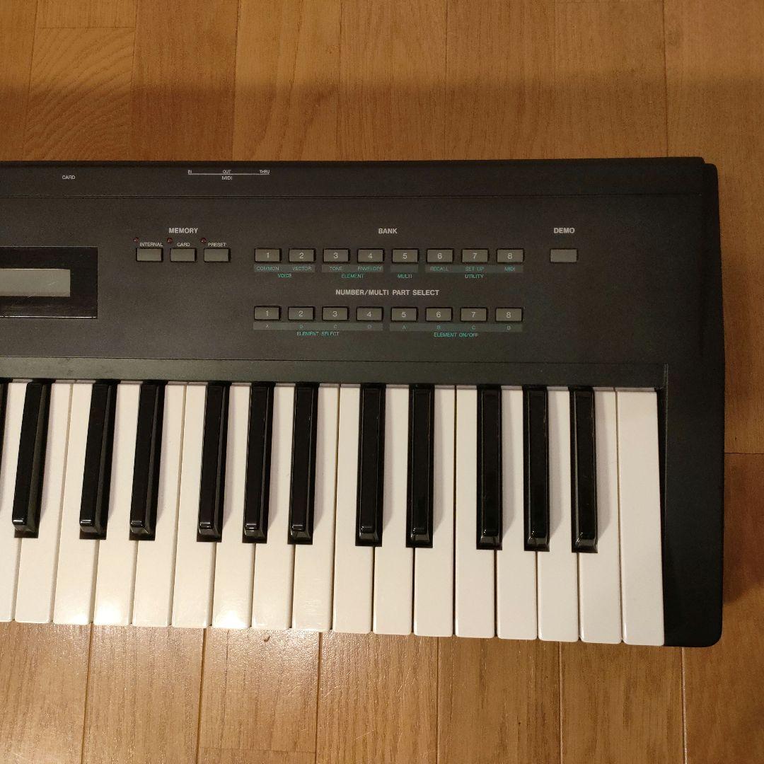 YAMAHA シンセサイザー SY35 ※本体+収納ケース+ACアダプター付