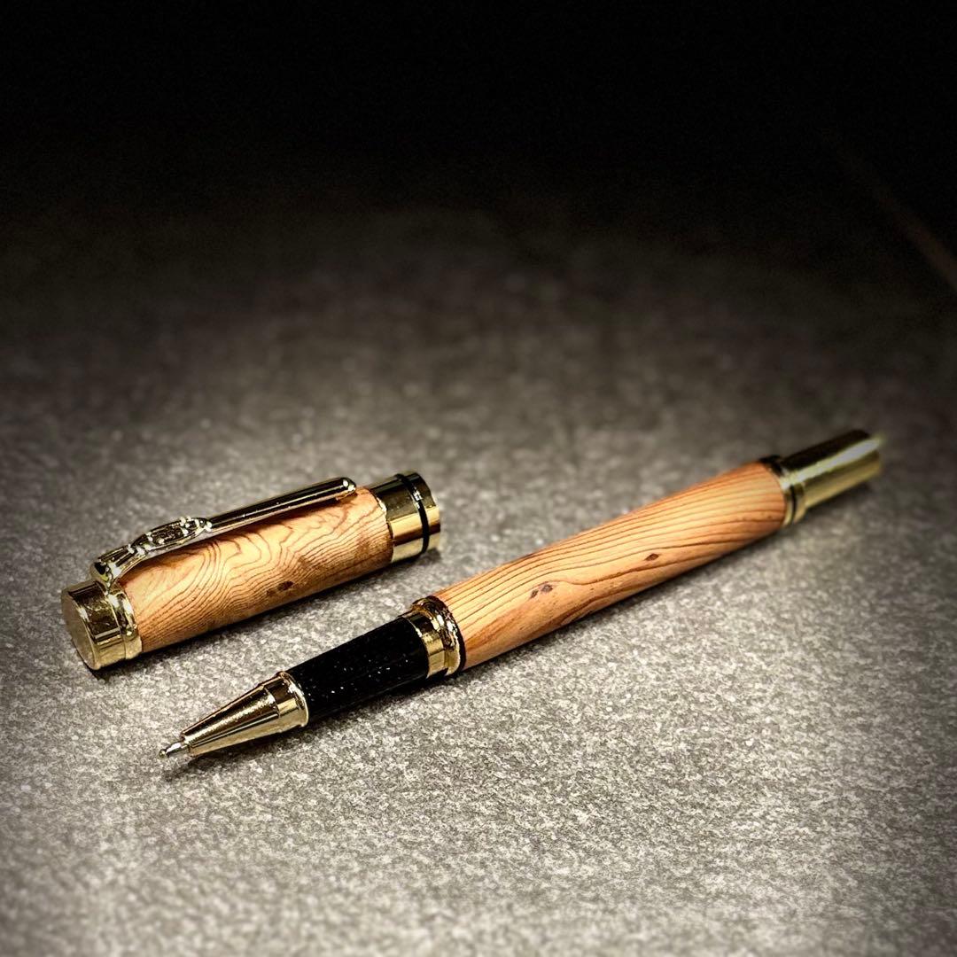 屋久杉（瘤.コブ）超貴重ボールペン。