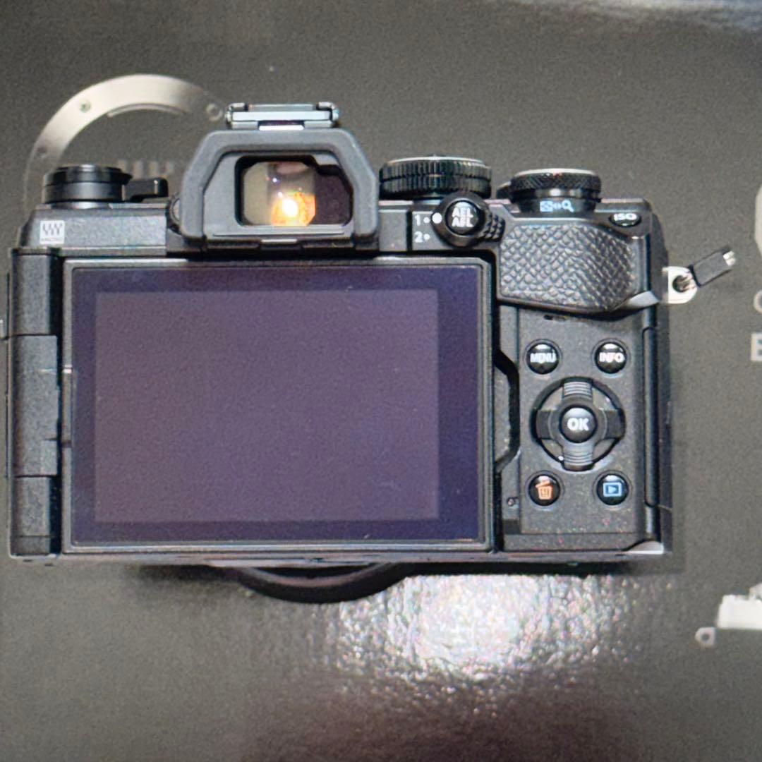 オリンパスOM-D E-M5 Mark III + 12-45mm F4 PRO