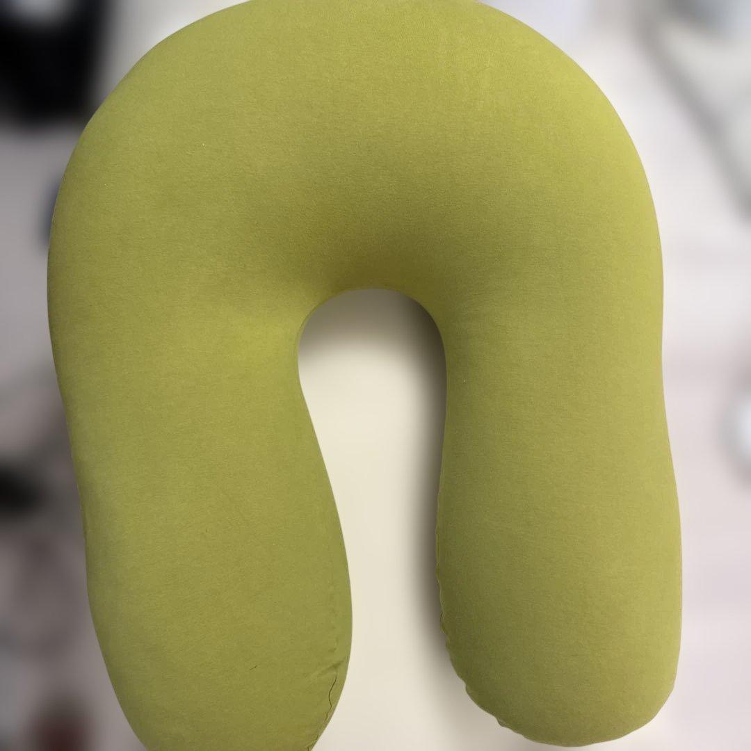 ヨギボープレミアムグリーン U字型 ビーズクッション