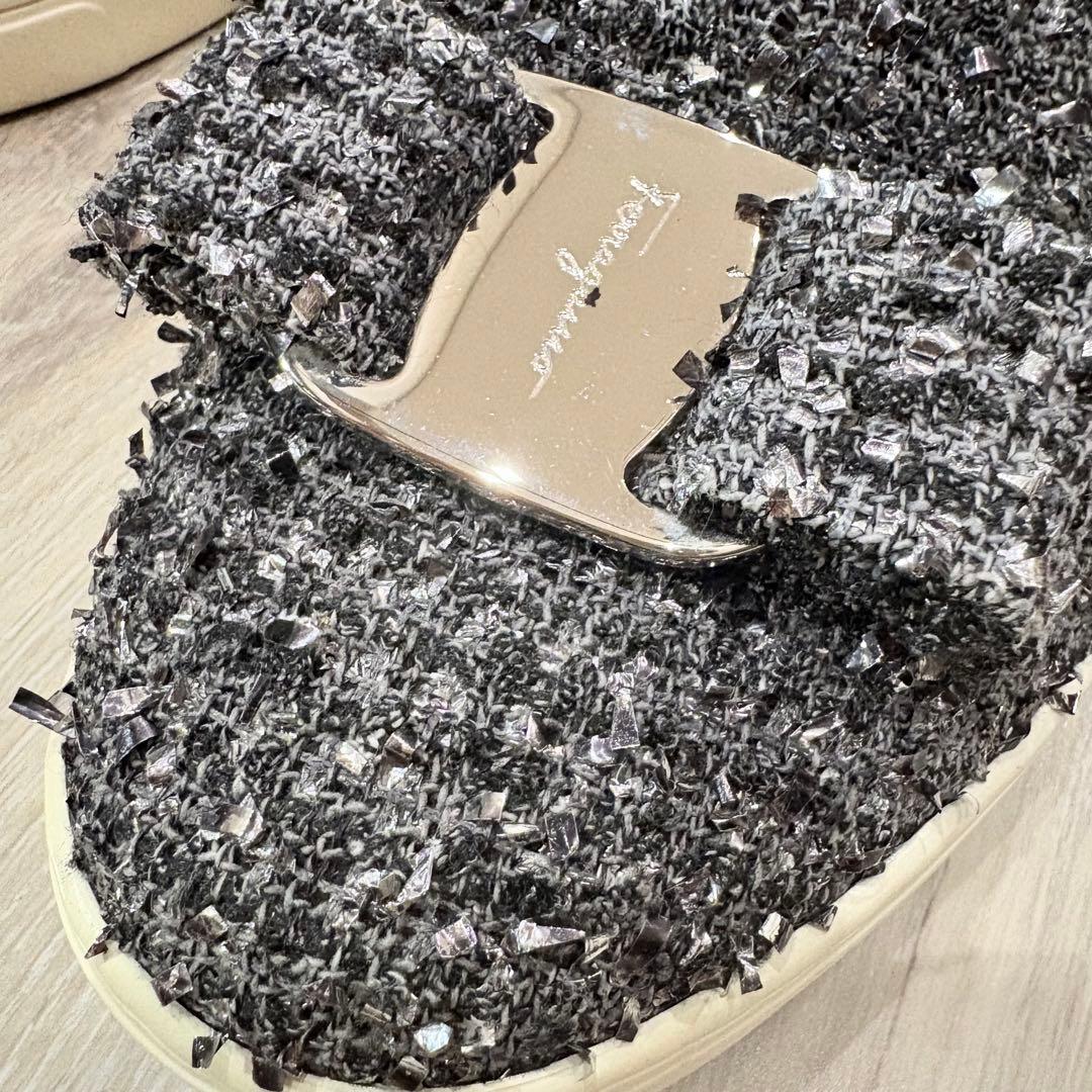 サルヴァトーレフェラガモ スニーカー フラット ヴァラリボン ラメ 24.5cm