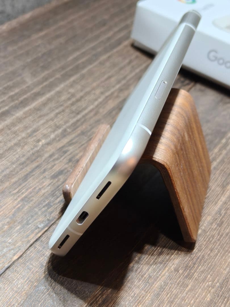 新品同様品 純正ケース付き Pixel 8a 128GB SIMフリー スマホ