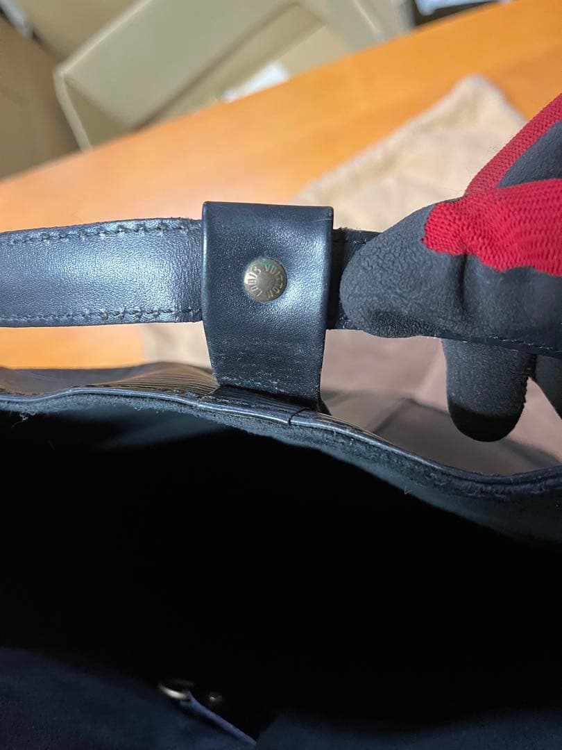 ルイヴィトン　エピ　ランドネ　PM ショルダーバッグ　レザー　ブラック　中古