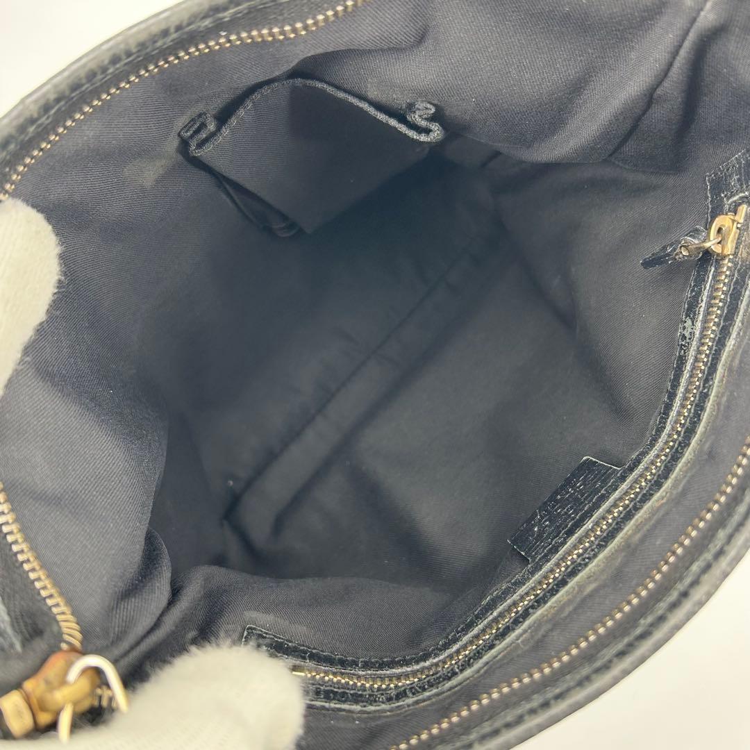 グッチ　ショルダーバッグ　シェリー　GG キャンバス ブラック　レザー