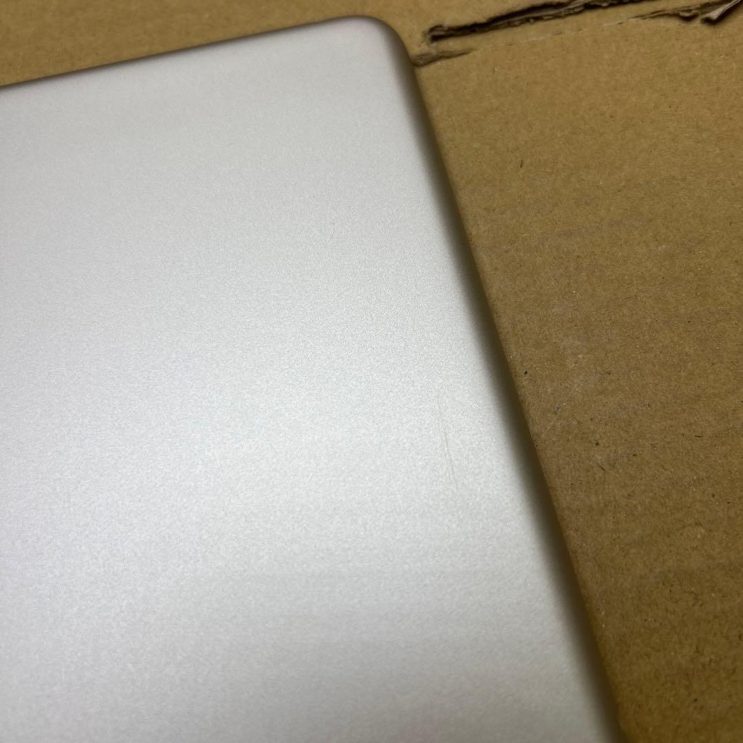 Apple iPad (第８世代) Wi-Fi 32GB シルバー