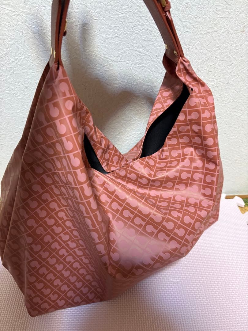 kueさま ゲラルディーニ☆ソフティ☆ポーチ付きワンショルダー