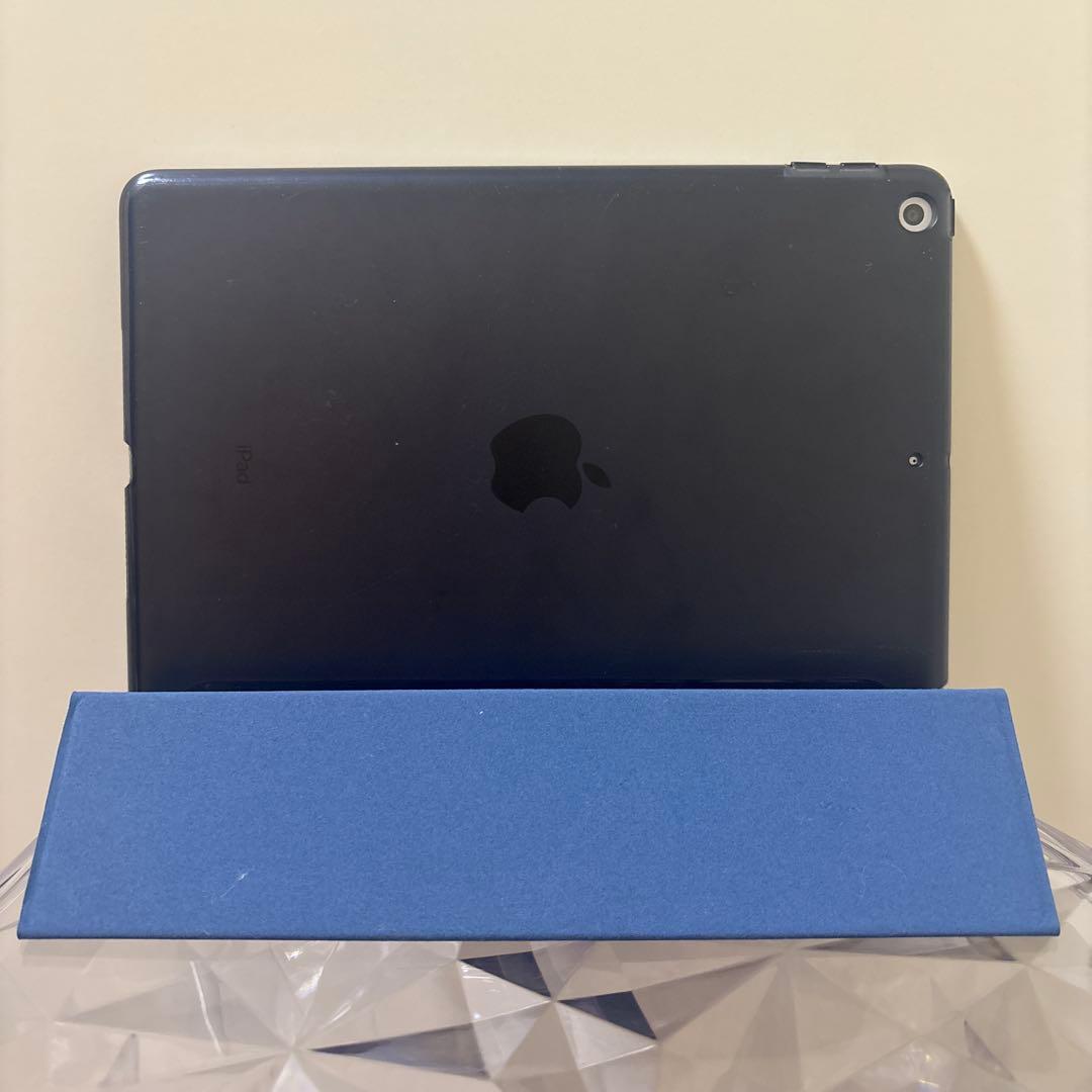 iPad 第6世代　32GB 本体 カバー付き