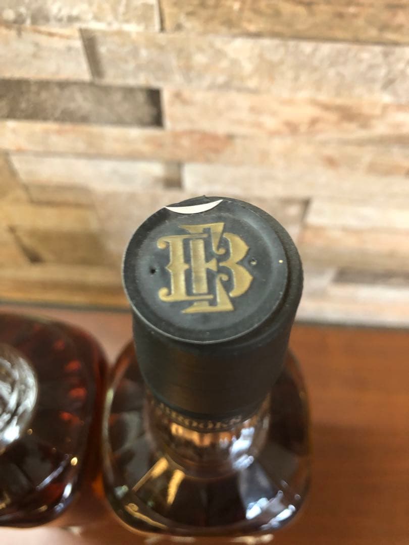 旧ラベル。EZRA BROOKS バーボンウイスキー 750ml ２本セット