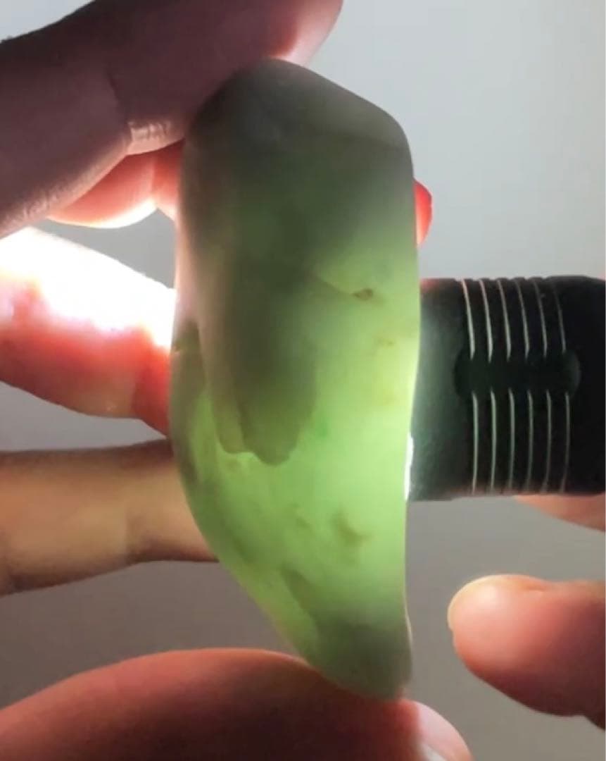 糸魚川翡翠 ヒスイ 66g 緑×白