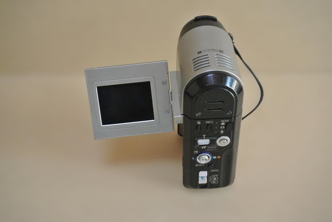 【動作確認済】Victor Everio GZ-MC100 ★CFカード2枚付★