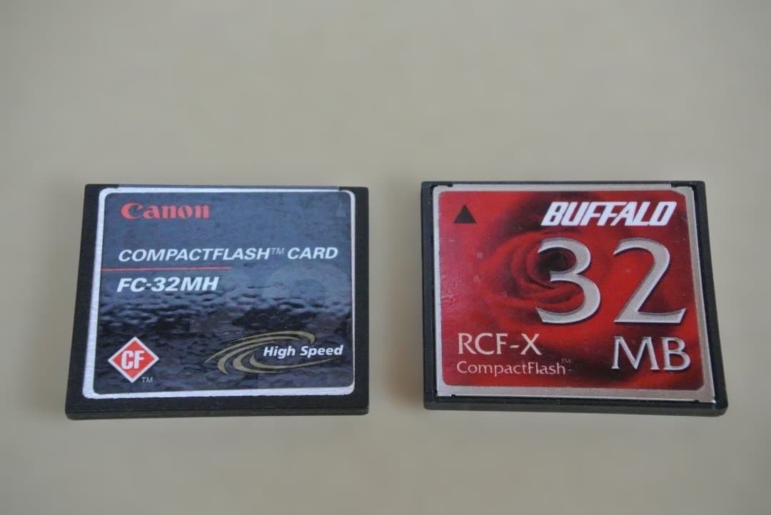 【動作確認済】Victor Everio GZ-MC100 ★CFカード2枚付★