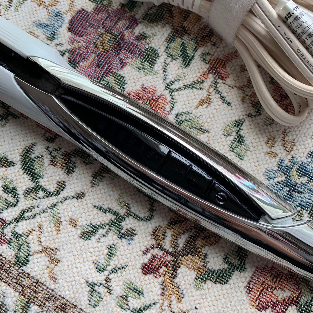 ⭐︎⭐︎5日間限定SALE⭐︎⭐︎ Refa ホワイトストレートヘアアイロン セラミック