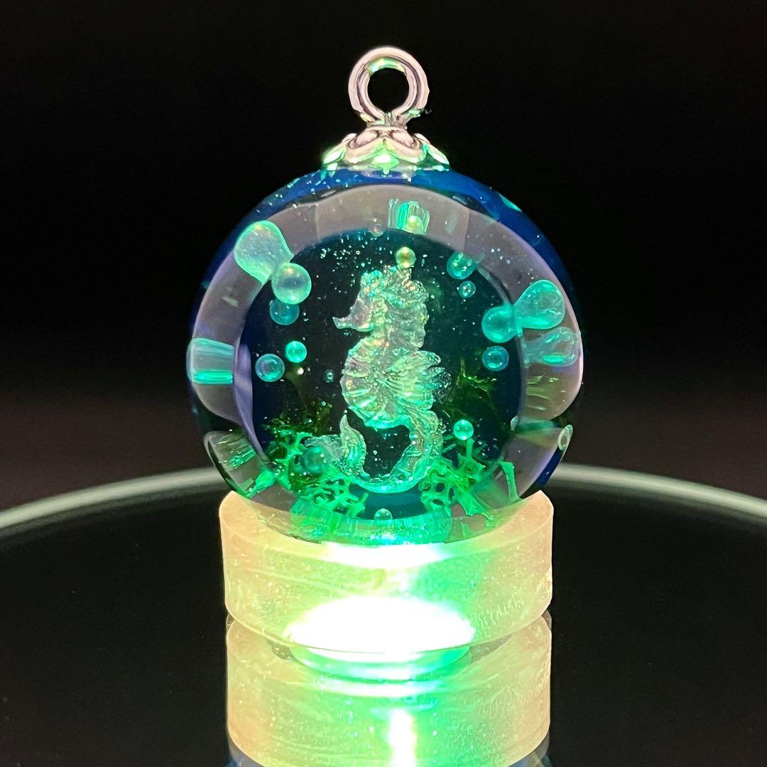 【ハンドメイド】81.竜の落とし子・星の銀河・紫と緑・台座