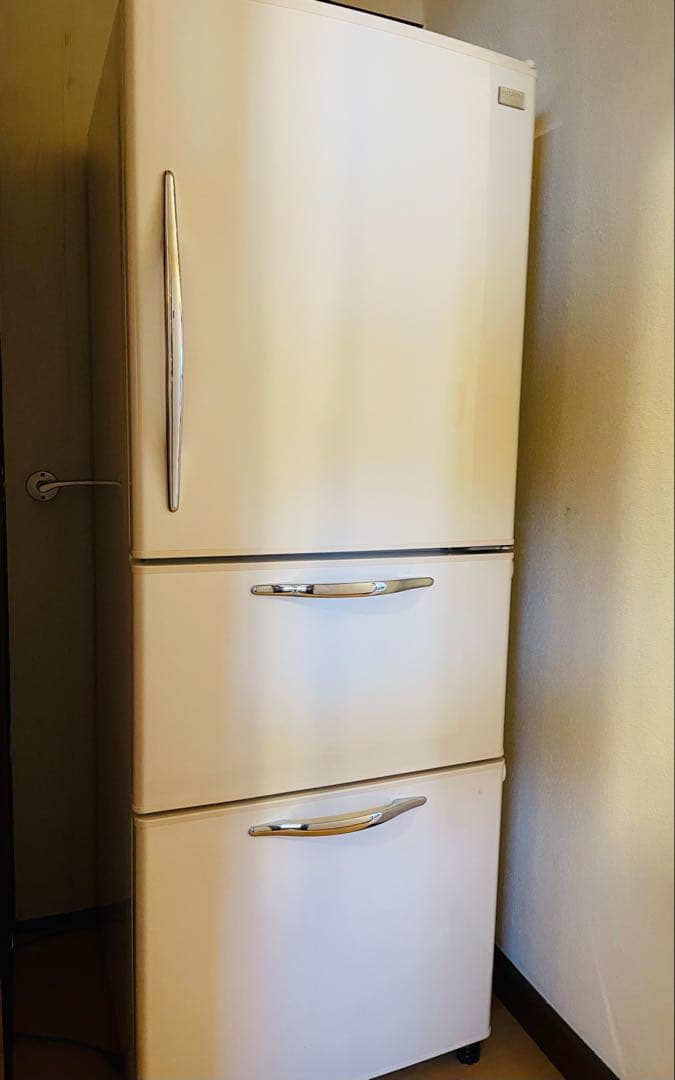 日立 3ドア 265L 冷凍冷蔵庫 R-S27AMV ホワイト レトロデザイン