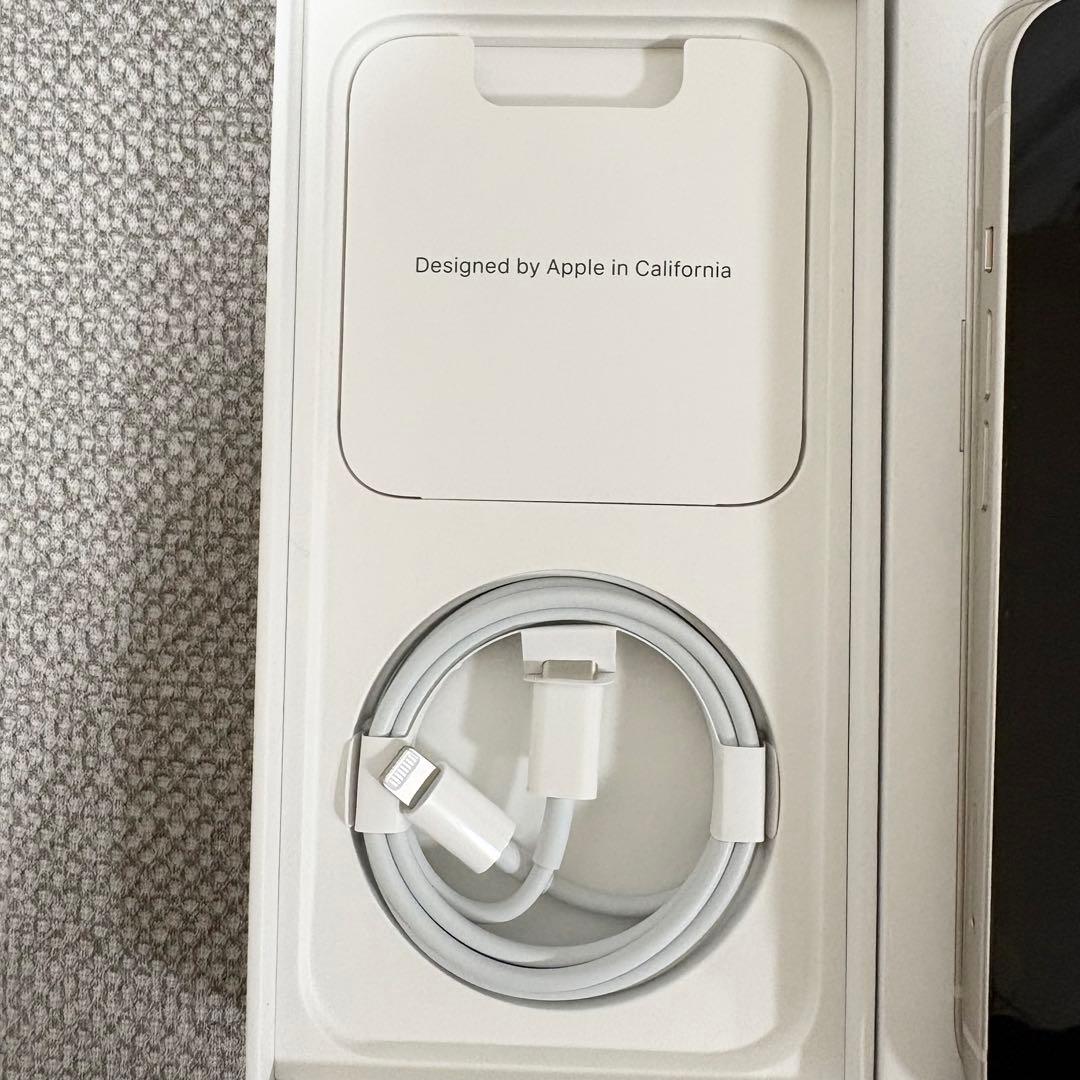 iPhone 13 128GB スターライトSIMフリー 美品 箱・付属品完備